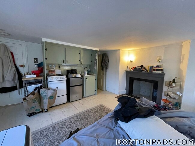 58 Anderson St, Unit 7 in Boston, MA - Foto de edificio - Building Photo
