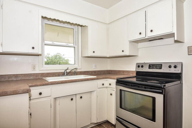 2407 Clark Ln, Unit A in Columbia, MO - Building Photo - Building Photo