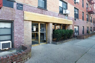 880 68th St in Brooklyn, NY - Foto de edificio - Building Photo