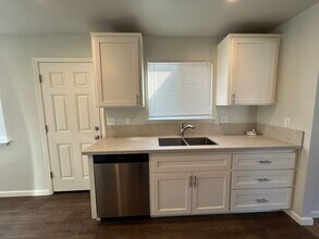 2843 Stormes Ave in Oroville, CA - Building Photo - Building Photo