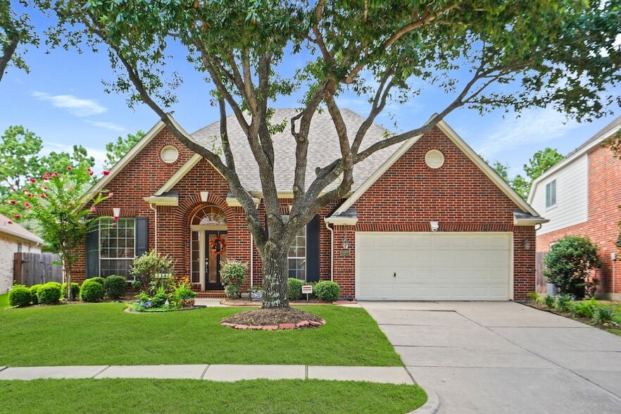 23722 Allingham Ln in Katy, TX - Foto de edificio