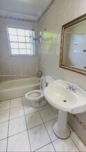 110 NW 198th St in Miami, FL - Building Photo - Building Photo