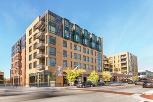 LightHorse 4041 in Shorewood, WI - Building Photo