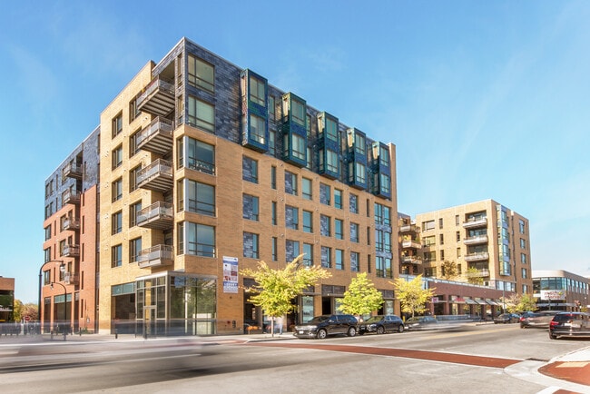 LightHorse 4041 in Shorewood, WI - Foto de edificio - Building Photo