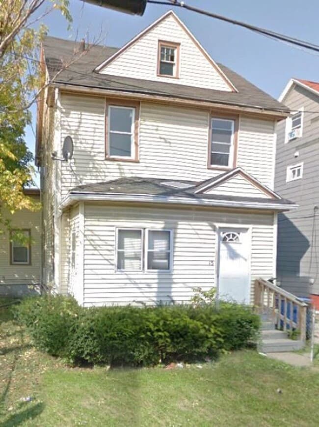 property at 15 Home Pl