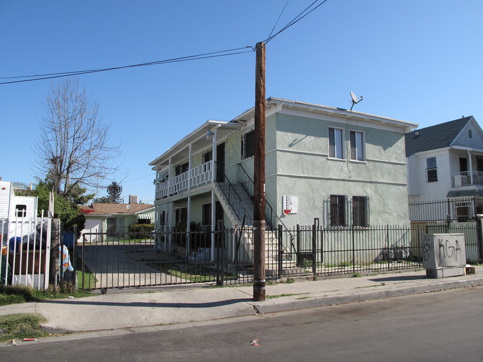 613 E 41st Pl in Los Angeles, CA - Building Photo