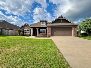 2033 E 133rd Pl S in Bixby, OK - Building Photo - Building Photo