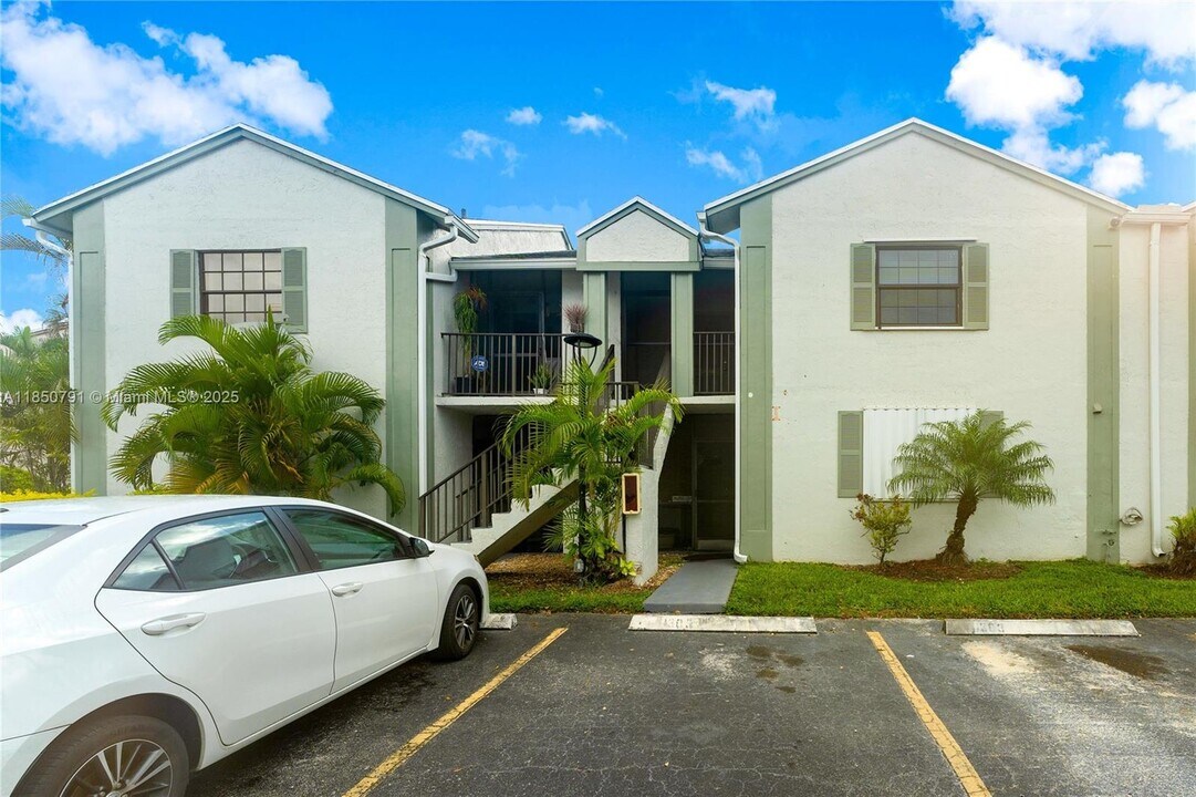 1303 S Liberty Ave in Homestead, FL - Building Photo