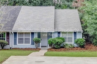 5113 Hill Farm Dr NE in Woodstock, GA - Building Photo - Building Photo