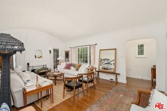 2032 Holmby Ave in Los Angeles, CA - Building Photo - Building Photo