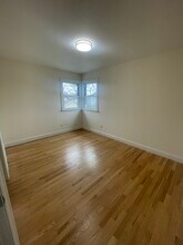 160 Laconia Ave, Unit 2 in Staten Island, NY - Foto de edificio - Building Photo