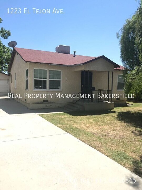 1223 El Tejon Ave in Bakersfield, CA - Building Photo