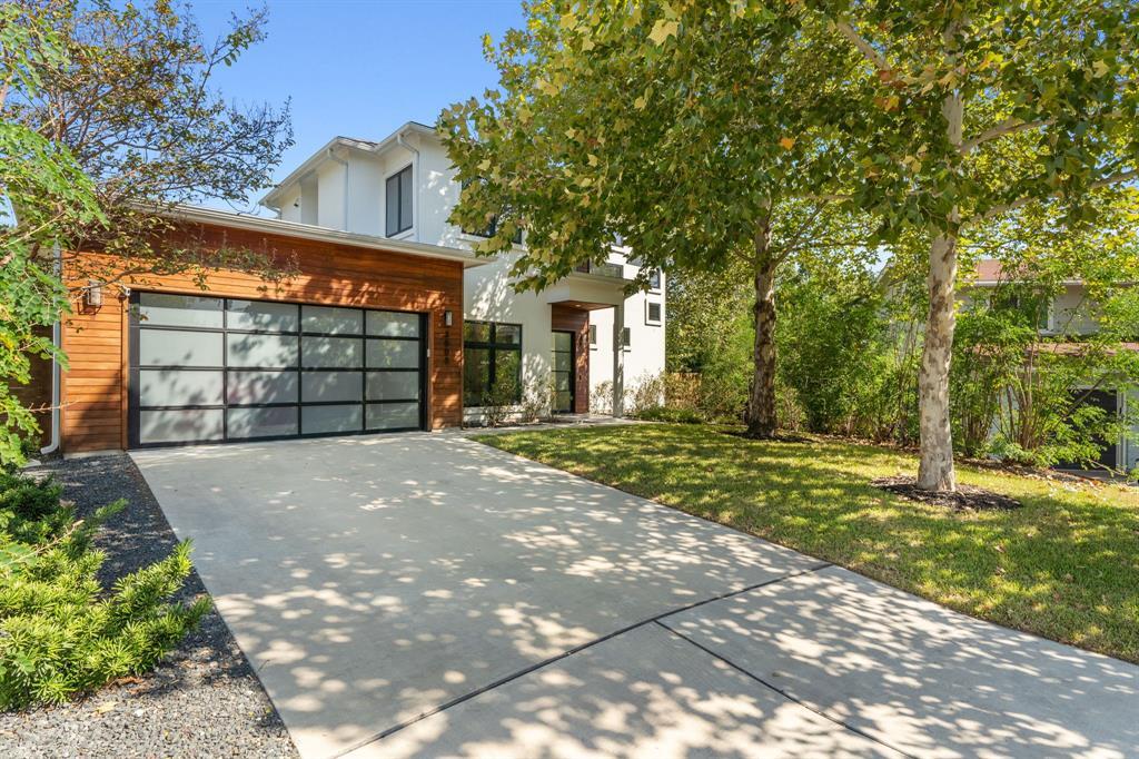 3000 Pin Oak Ct in Austin, TX - Building Photo