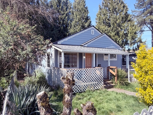 1311 S 3rd Ave in Kelso, WA - Building Photo - Building Photo