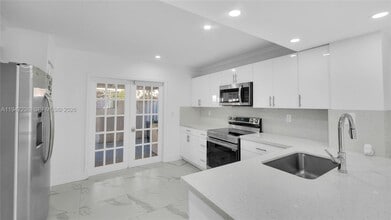 1917 SW 107th Ave in Miami, FL - Building Photo - Building Photo