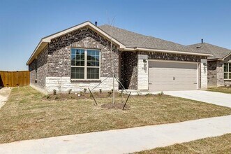 2028 Gill Star Dr in Haslet, TX - Building Photo - Building Photo