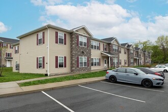 The Reserve at Towpath Trail in Schenectady, NY - Building Photo - Building Photo