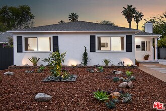 6167 Costello Ave in Los Angeles, CA - Building Photo - Building Photo