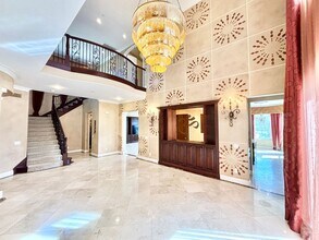 1702 Aleutian Way in Oxnard, CA - Building Photo - Building Photo