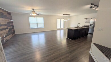 5881 Little Leaf Court in Milton, FL - Building Photo - Building Photo