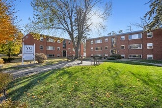 YG Flats in St. Paul, MN - Foto de edificio - Building Photo