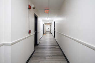 Glenside Terrace in Glenside, PA - Building Photo - Interior Photo