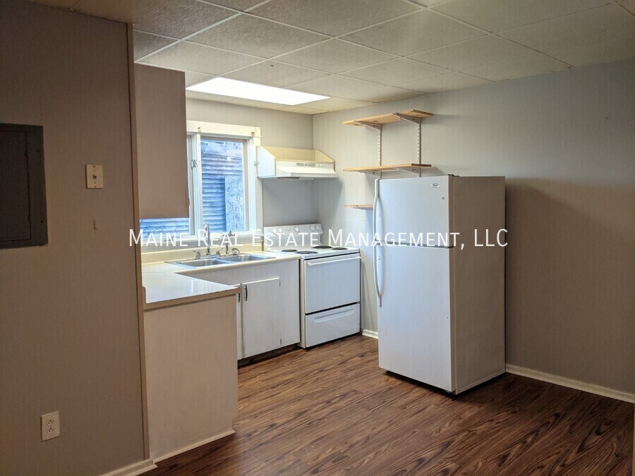 66 Cedar St in Bangor, ME - Building Photo