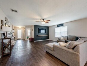 4816 Blue Top Dr in Fort Worth, TX - Building Photo - Building Photo