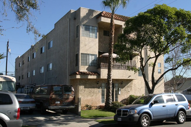 1700 Orizaba Ave in Long Beach, CA - Foto de edificio - Building Photo