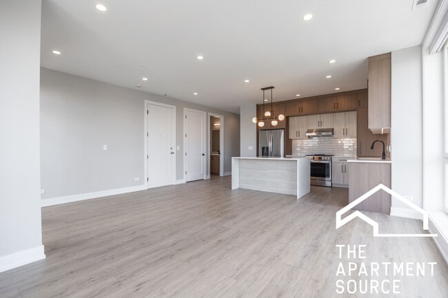 2355 W Flournoy St in Chicago, IL - Foto de edificio - Building Photo