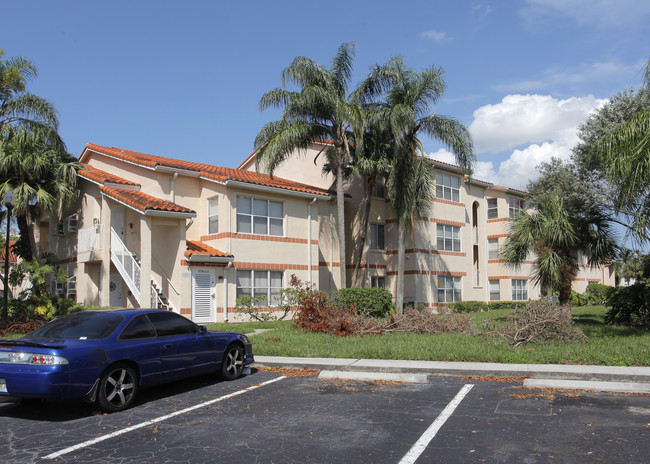 Coral Key Condominiums in Margate, FL - Foto de edificio - Building Photo