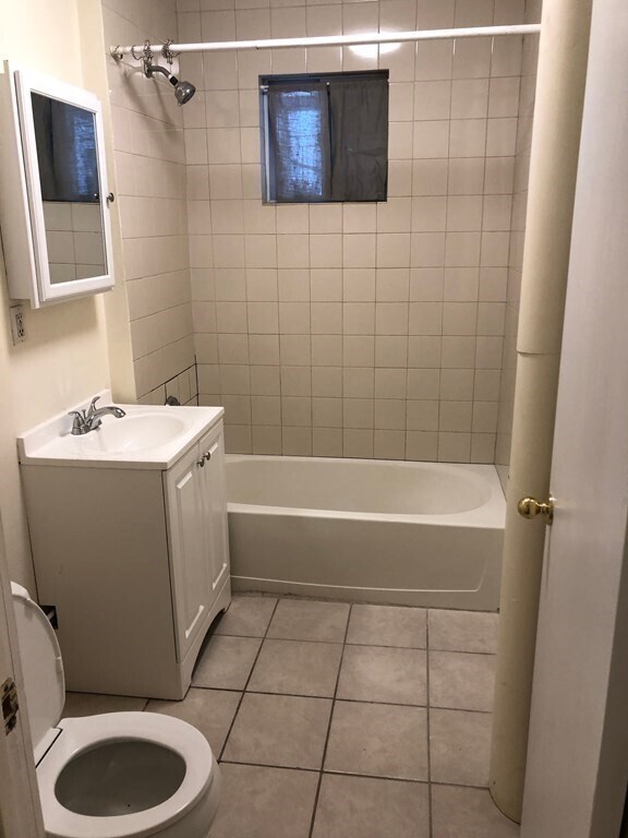 132 1/2 Oxford St, Unit 12 in Cambridge, MA - Building Photo - Building Photo