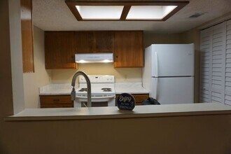 8536 Colony Pine Cir W in Jacksonville, FL - Building Photo - Building Photo