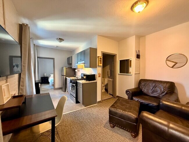 70 Russell St in Worcester, MA - Building Photo - Building Photo