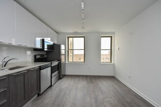 940 W Winona St in Chicago, IL - Building Photo - Building Photo