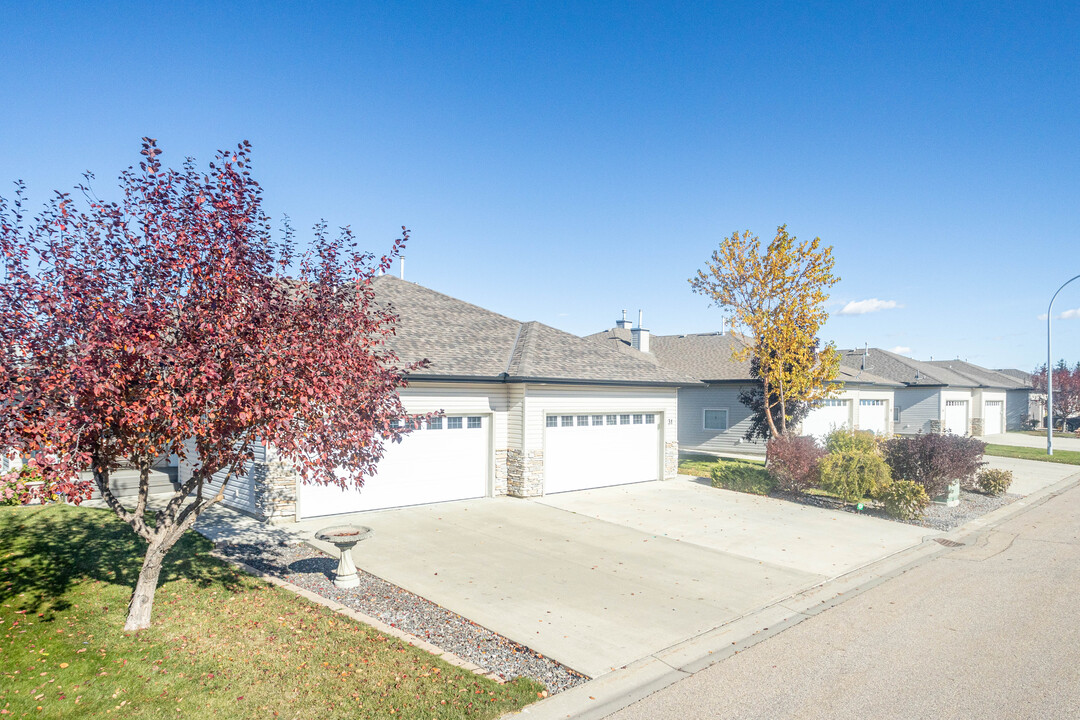 23 Harvard Pl in Spruce Grove, AB - Building Photo