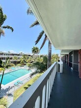 141 NE 10th Ave in Hallandale Beach, FL - Building Photo - Building Photo