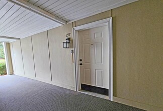597 Emory Oaks Way in Decatur, GA - Building Photo - Building Photo