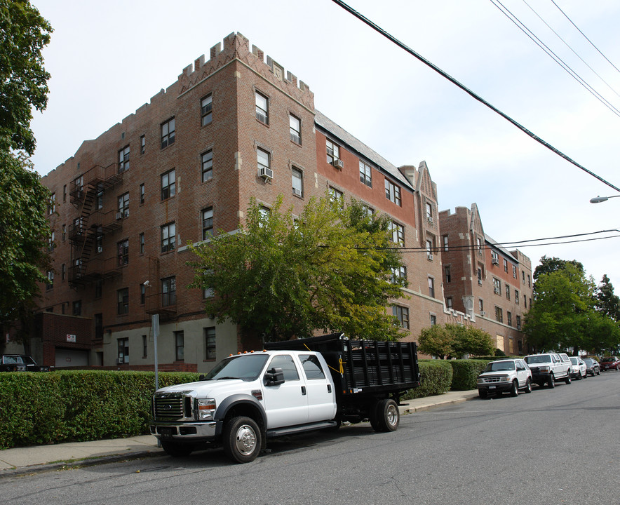 Summit Gardens in Port Chester, NY - Building Photo