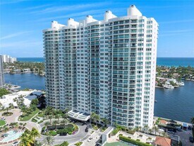 20201 E Country Club Dr in Aventura, FL - Building Photo