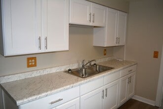 1704 9th St in Eau Claire, WI - Building Photo - Building Photo