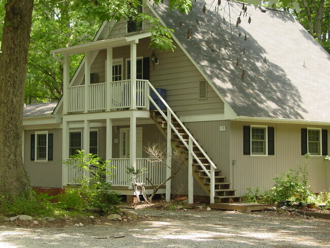 119 Wild Primrose Ln in Chapel Hill, NC - Building Photo