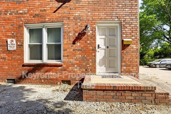 property at 115 S Mendenhall St