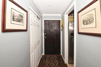 1815 William Howard Taft Rd, Unit 410 in Cincinnati, OH - Building Photo - Building Photo