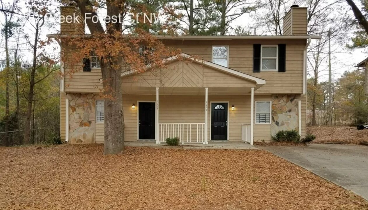1219 Creek Forest Ct NW in Conyers, GA - Building Photo