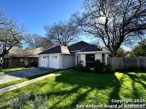 904 Drayton in Schertz, TX - Foto de edificio