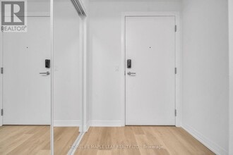 15 Watergarden Dr in Mississauga, ON - Building Photo - Building Photo