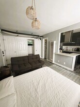 5007 E Ocean Blvd in Long Beach, CA - Building Photo - Building Photo