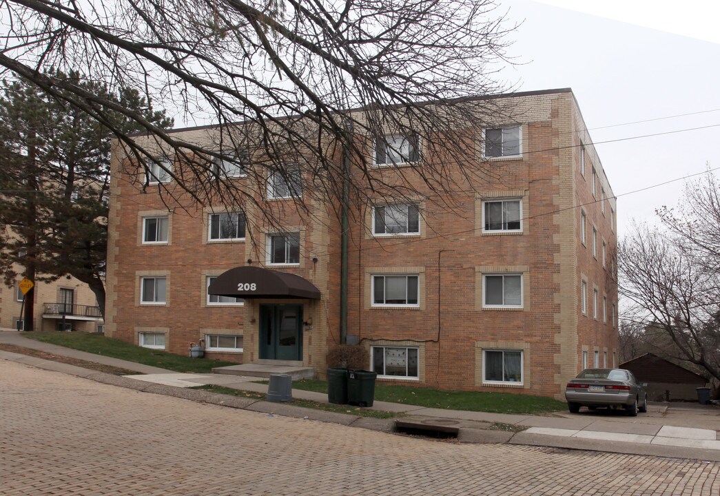 208 Wasson Pl in Pittsburgh, PA - Building Photo