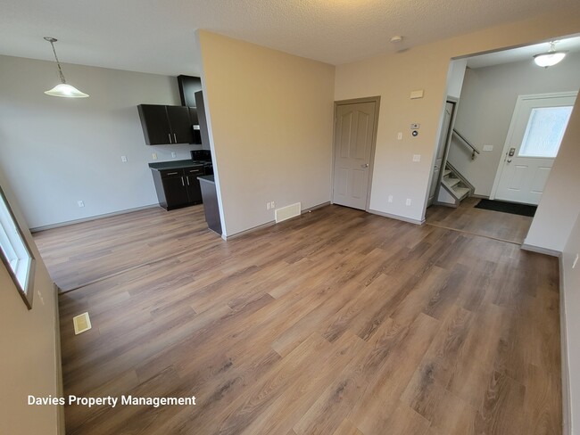 735-785 85 St SW in Edmonton, AB - Building Photo - Building Photo